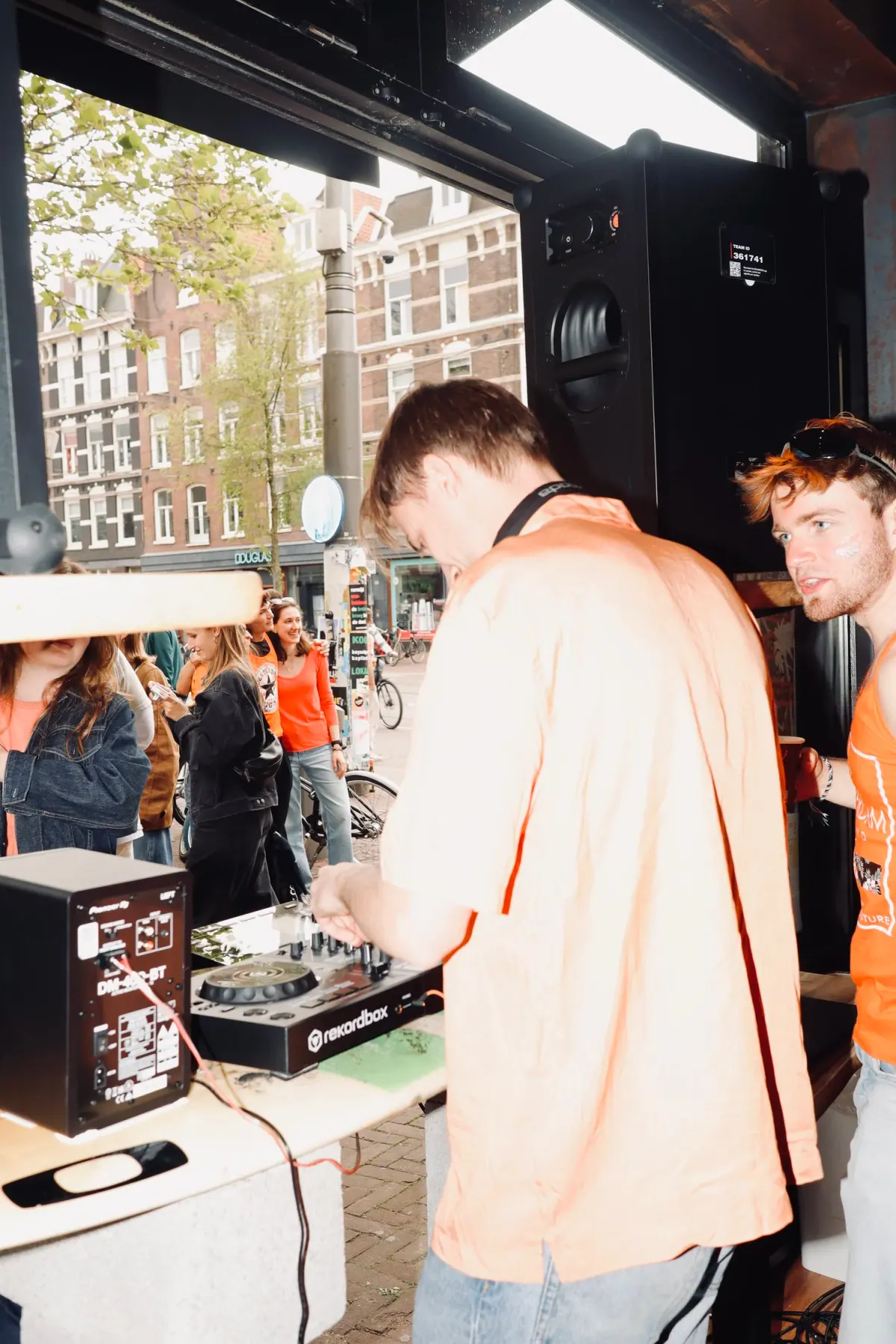 Hawaiian King’s Day Amsterdam — image 5 of 16