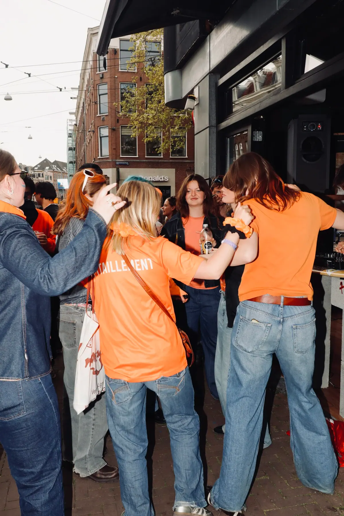 Hawaiian King’s Day Amsterdam — image 9 of 16